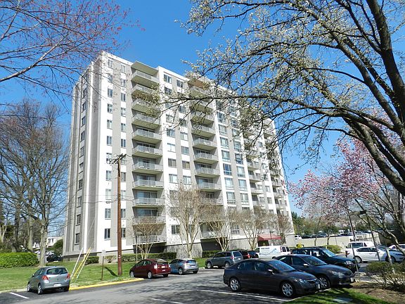 3rd image of 8315 N Brook Ln APT 1106
