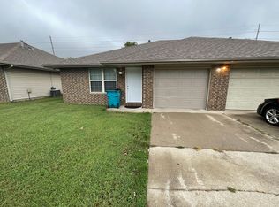 1005 W Edgewood St, Springfield, MO 65807
