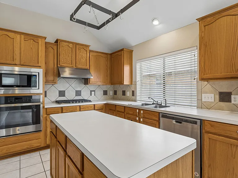 7206 W Magic Mountain Ln — Photo 10