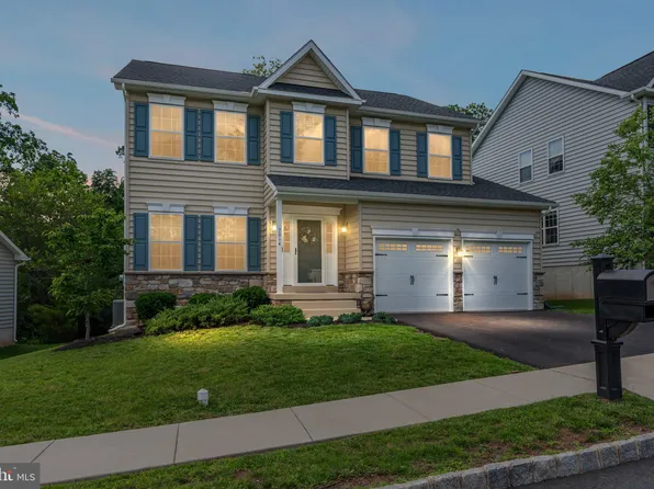 3014 Lynwood Ct, Pennsburg, PA 18073