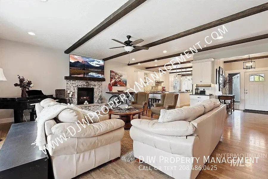Big Home EnergyRight in Hazelwood Village! — Photo 2