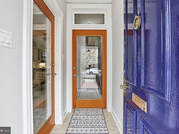 3rd image of 13 15th St SE