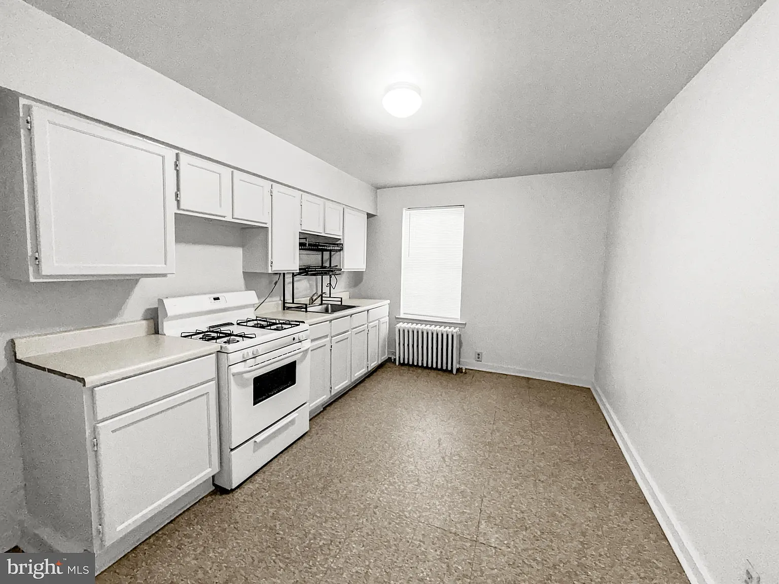 2 bed, 1944 sqft, $1,250 — Photo 3