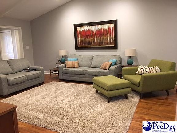 3rd image of 412 Hawthorne Dr