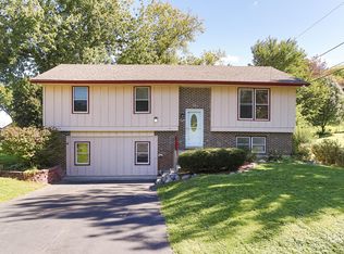 1204 Crystal Lake Rd, Lake In The Hills, IL 60156