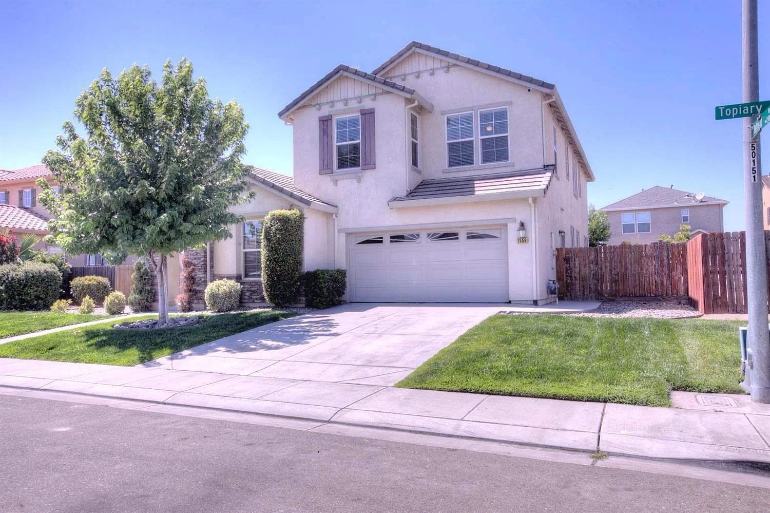 1559 Topiary Dr photo 1
