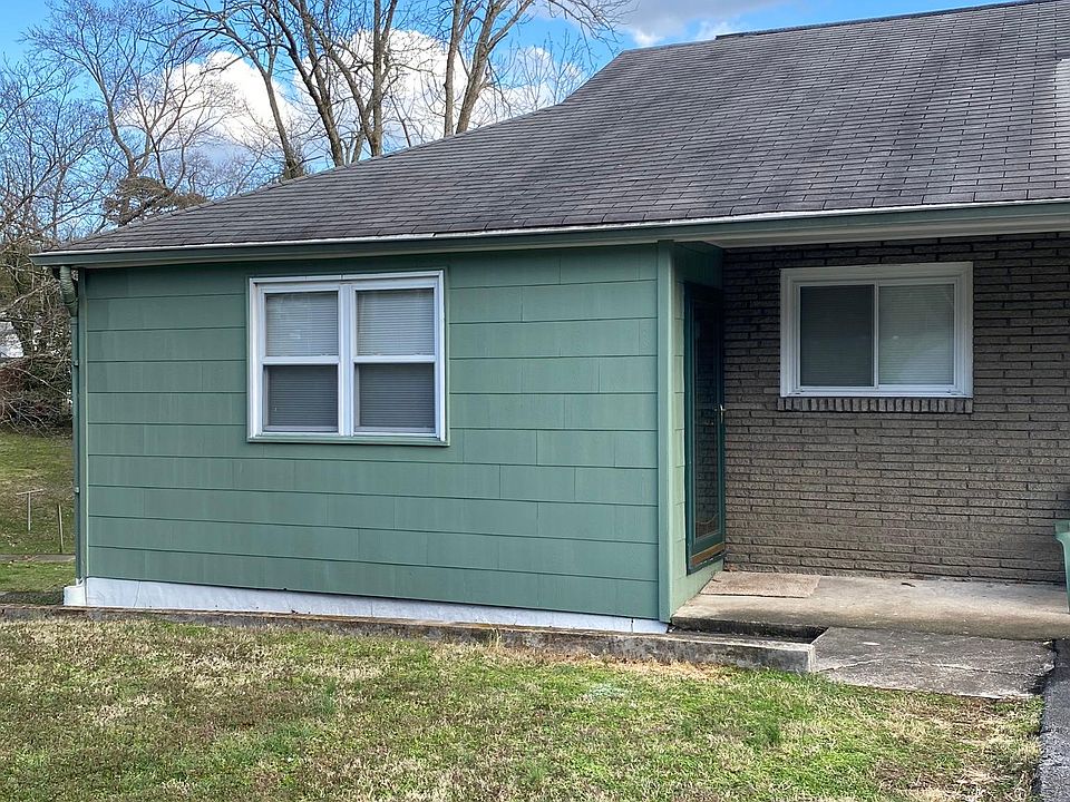 1st image of 3504 Garden Dr APT 2