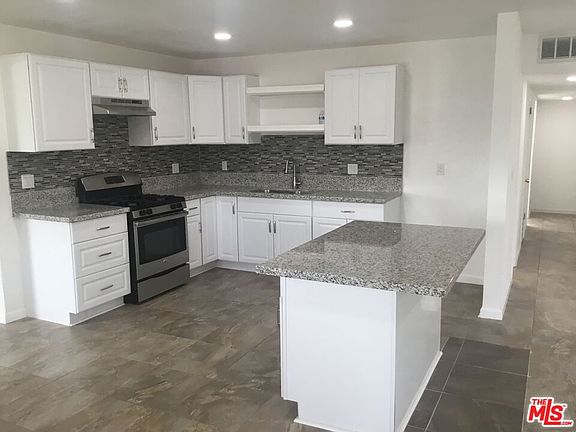 5th image of 2720 Valencia Dr