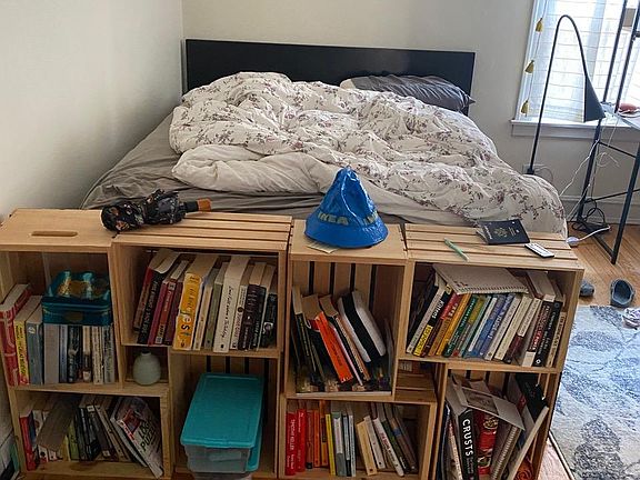 4th image of 905 W Carmen Ave #2E