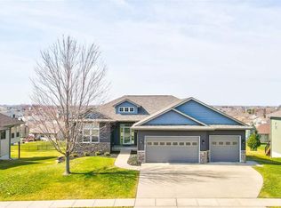 1655 Silver Maple Trl, North Liberty, IA 52317