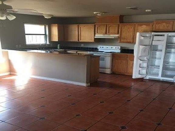 2nd image of 1310 E Stewart St