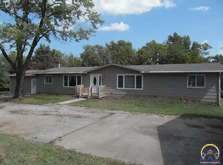 228 E 5th St, Lyndon, KS 66451