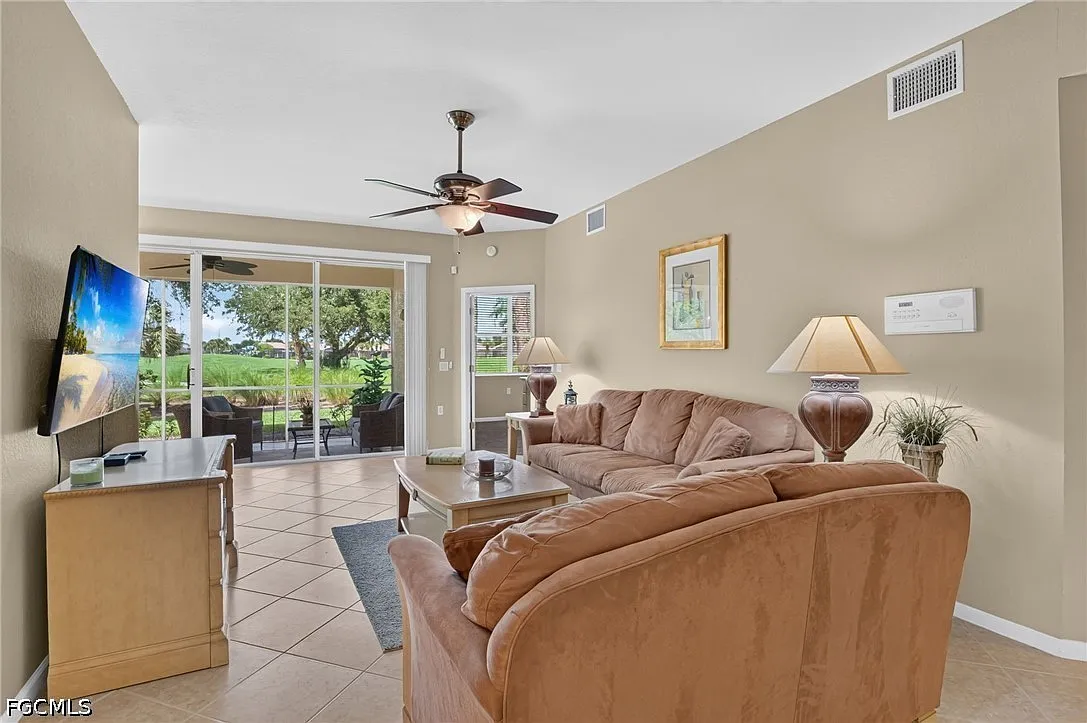 2 bed, 2.0 bath, 1421 sqft, $2,500 — Photo 4