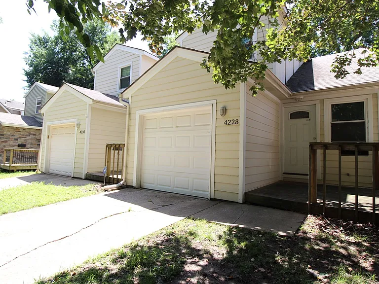 4228 Wyoming St — Photo 2