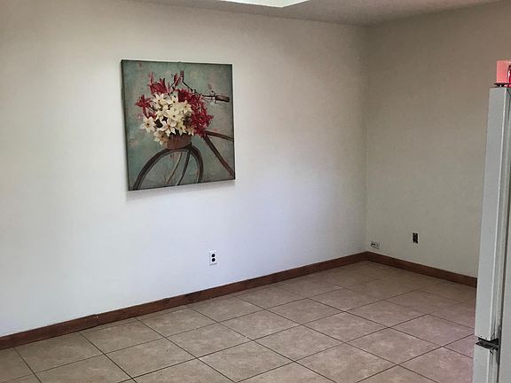 5th image of 319 1/2 Vassar Dr SE