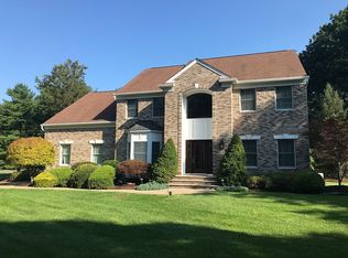 1 Woodcrest Ln, Old Tappan, NJ 07675