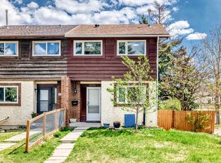 6501 B Huntsbay Rd NW, Calgary, AB T2K5R3