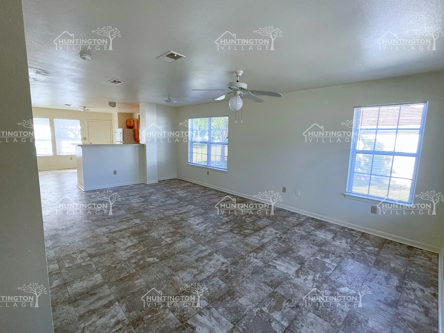 3 bed, 1386 sqft, $1,349 — Photo 2