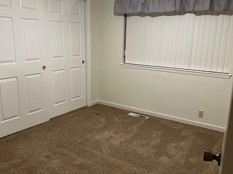 60 Linda Ct — Photo 11