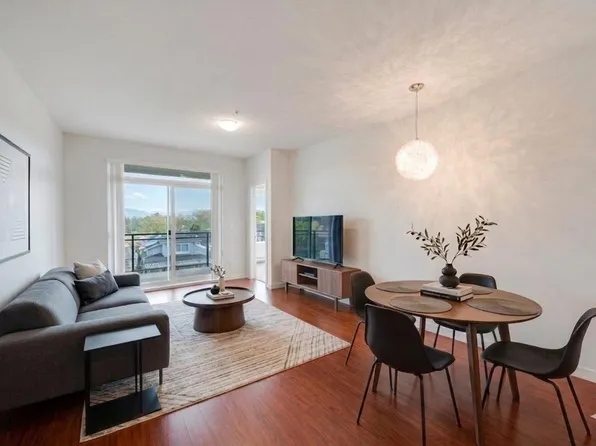 2239 Kingsway #329, Vancouver, BC V5N 0E5
