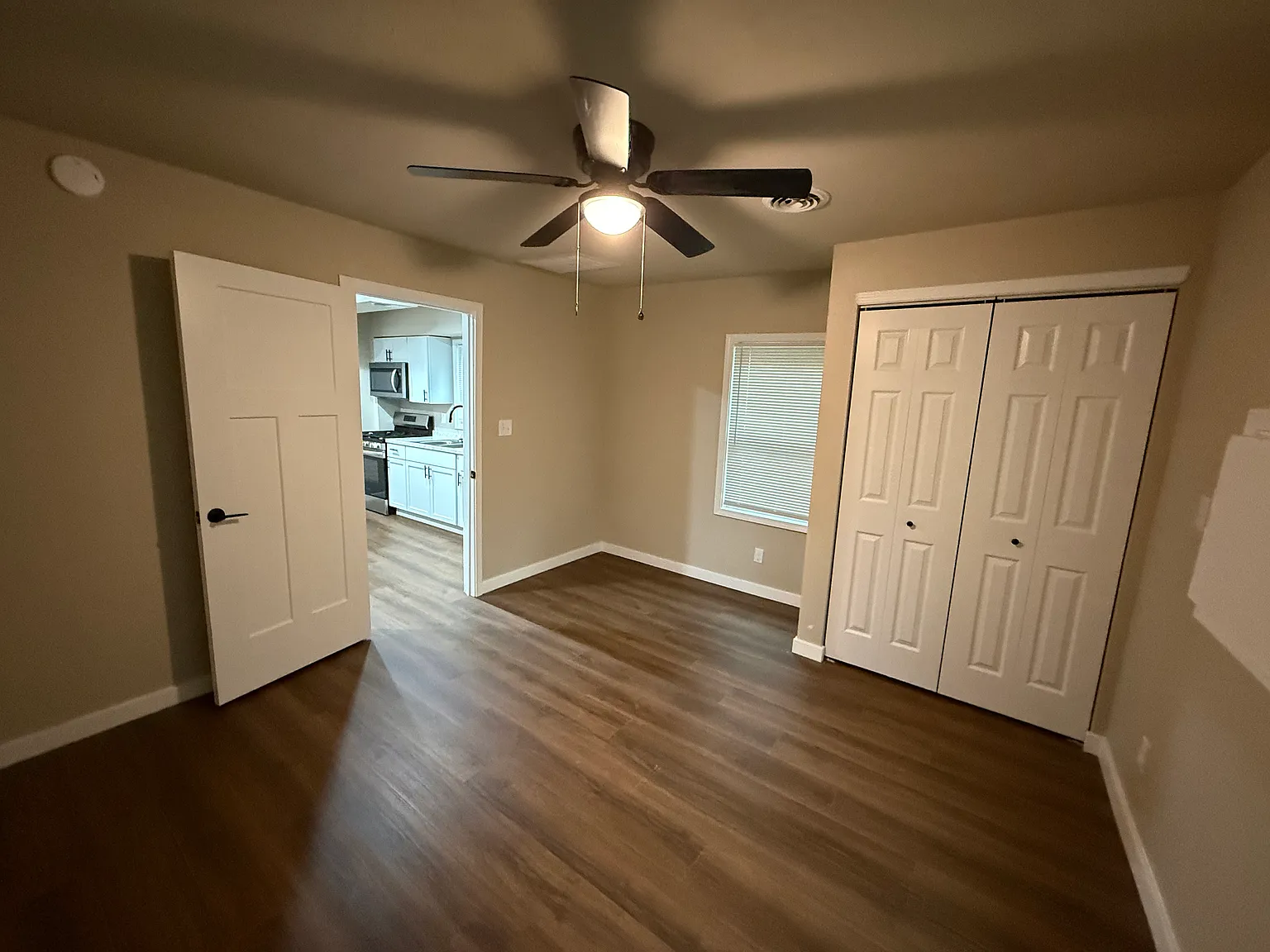 2 bed, 1000 sqft, $1,750 — Photo 4