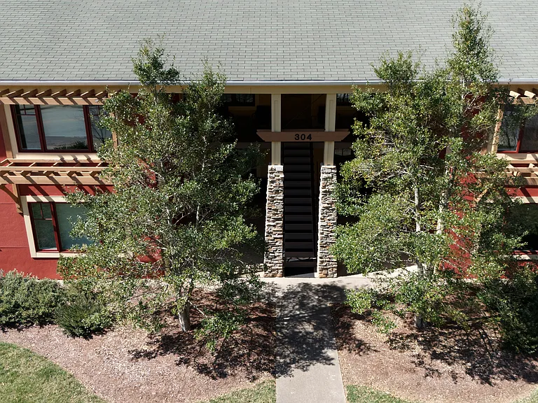 304 Charlotte St #200 — Photo 6