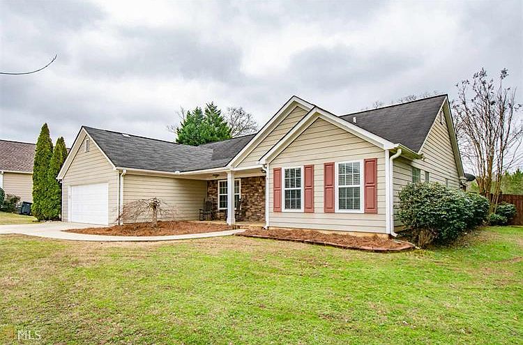 2nd image of 450 Beranda Cir