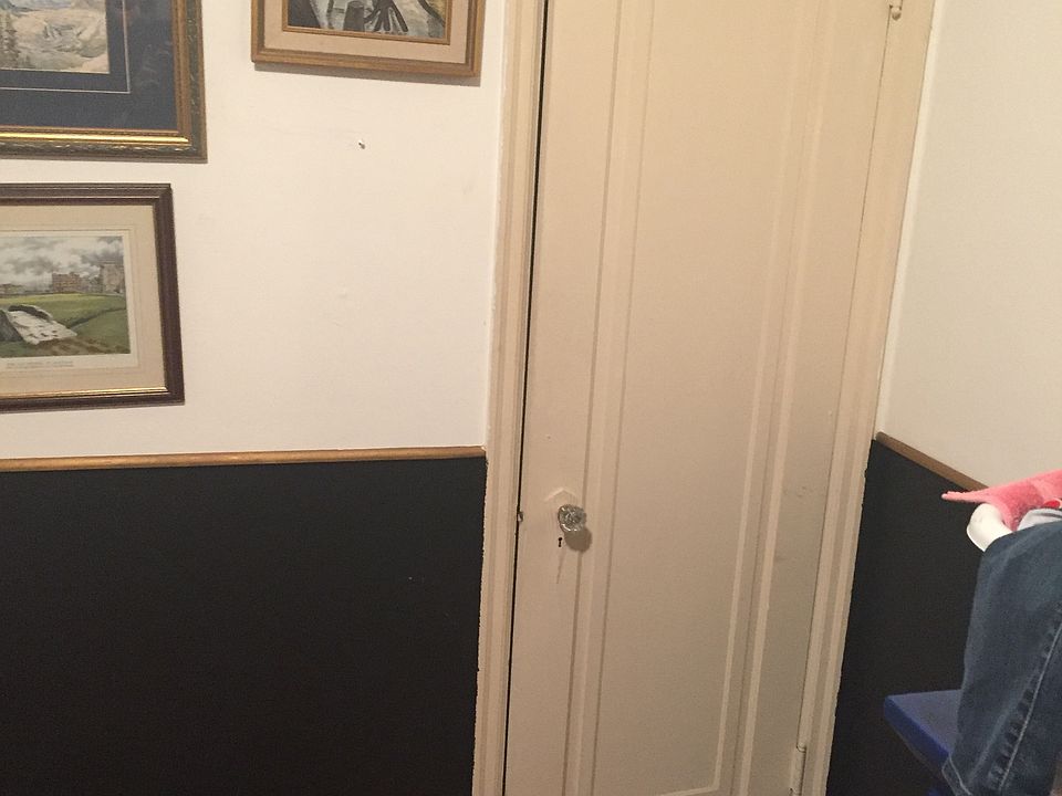 Guest bedroom