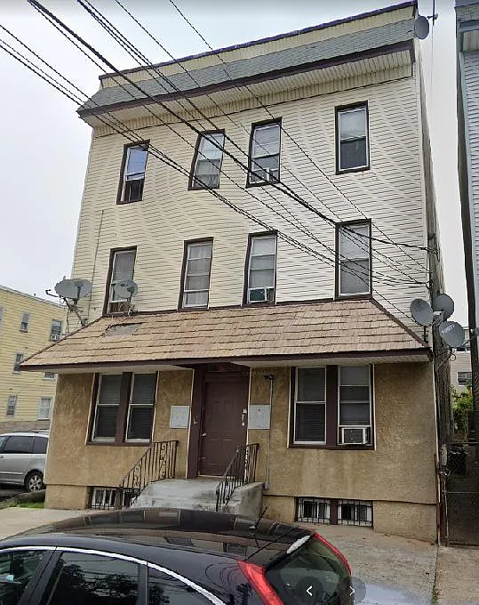 3 bed, 999 sqft, $1,850 — Photo 1
