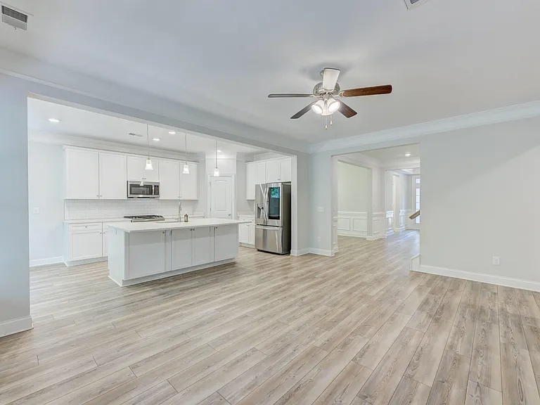 300 Sunnycrest Ln — Photo 15