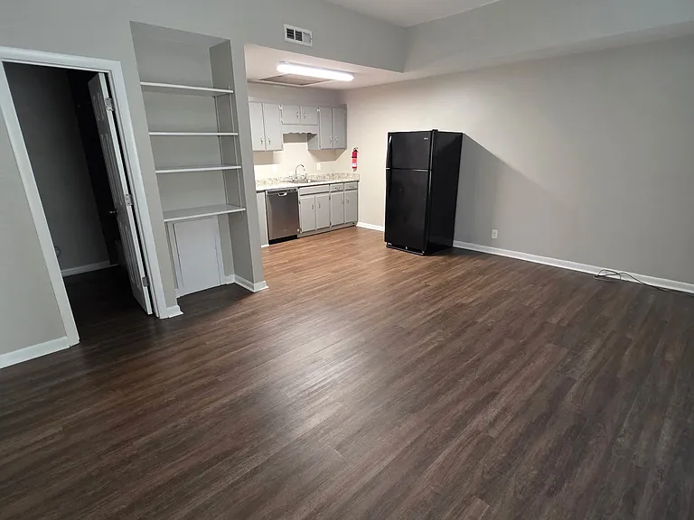 2113 Belmont Blvd #2 — Photo 3
