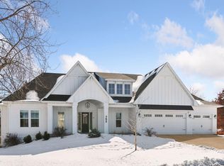 752 Summerbrooke Cir, Eagan, MN 55123