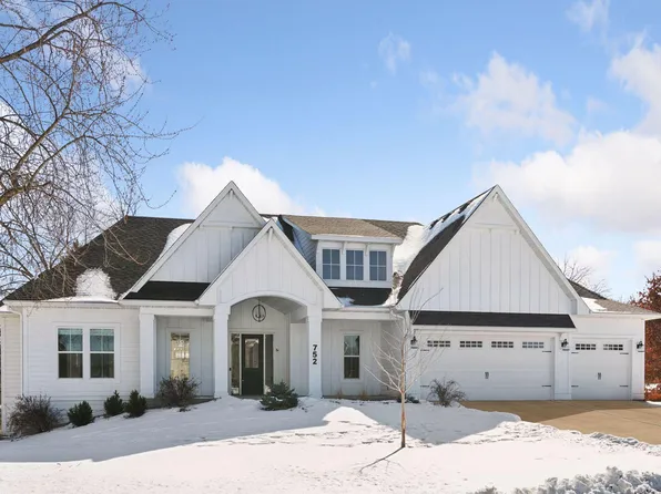 752 Summerbrooke Cir, Eagan, MN 55123