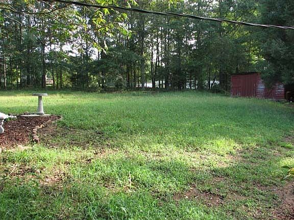 spacious back and front yard