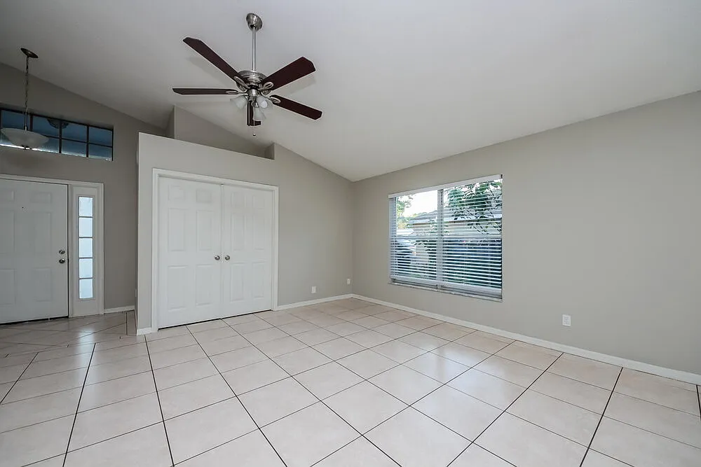 4 bed, 2.0 bath, 1837 sqft, $2,745 — Photo 4