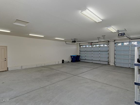 4th image of 3215 Fan Palm Dr