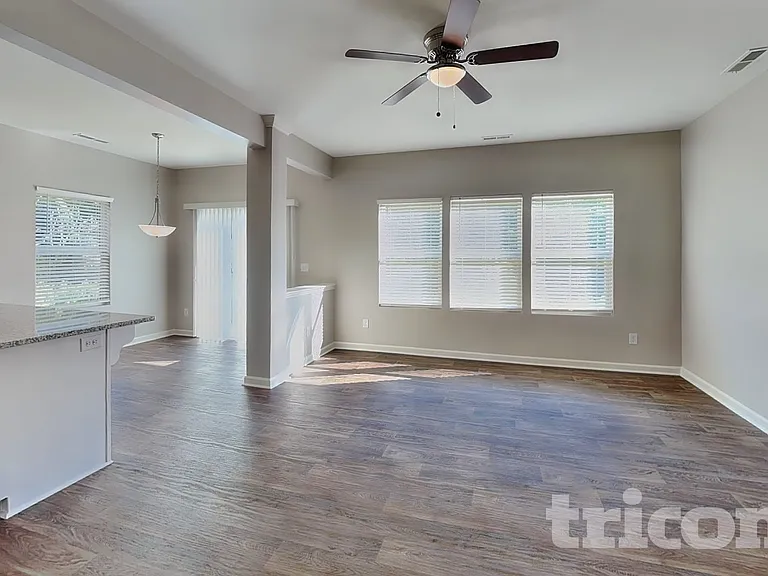 720 Fraternity Row — Photo 2