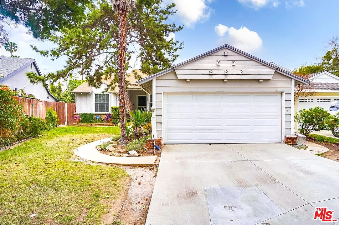 3 bed, 2.0 bath, 1509 sqft, $5,650 — Photo 2