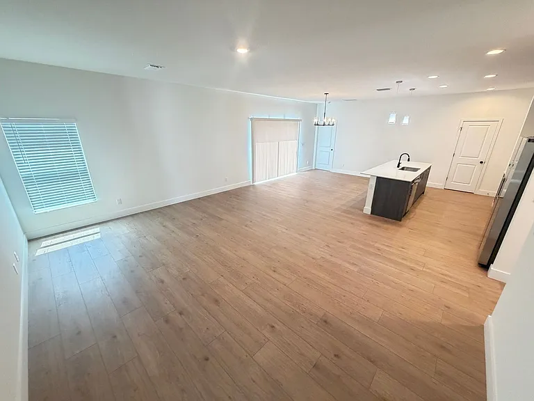 731 Schrader Ave SW — Photo 9
