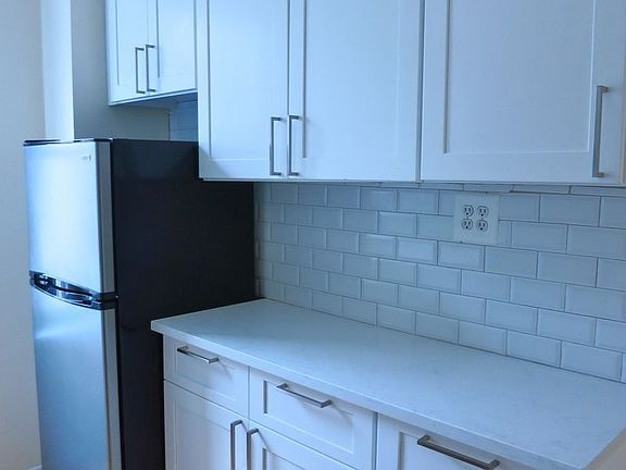 3rd image of 542 E 79th St APT 6T