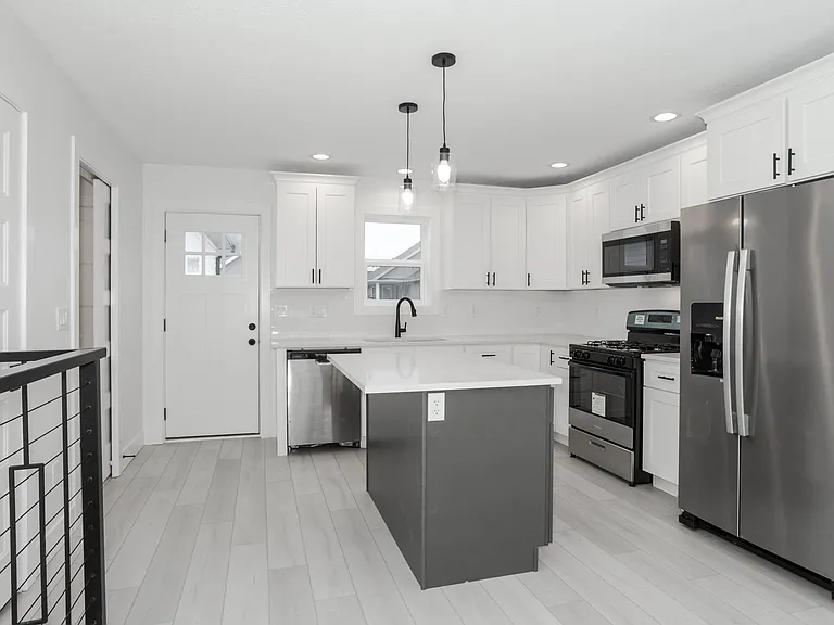1527 Duncannon Dr — Photo 6