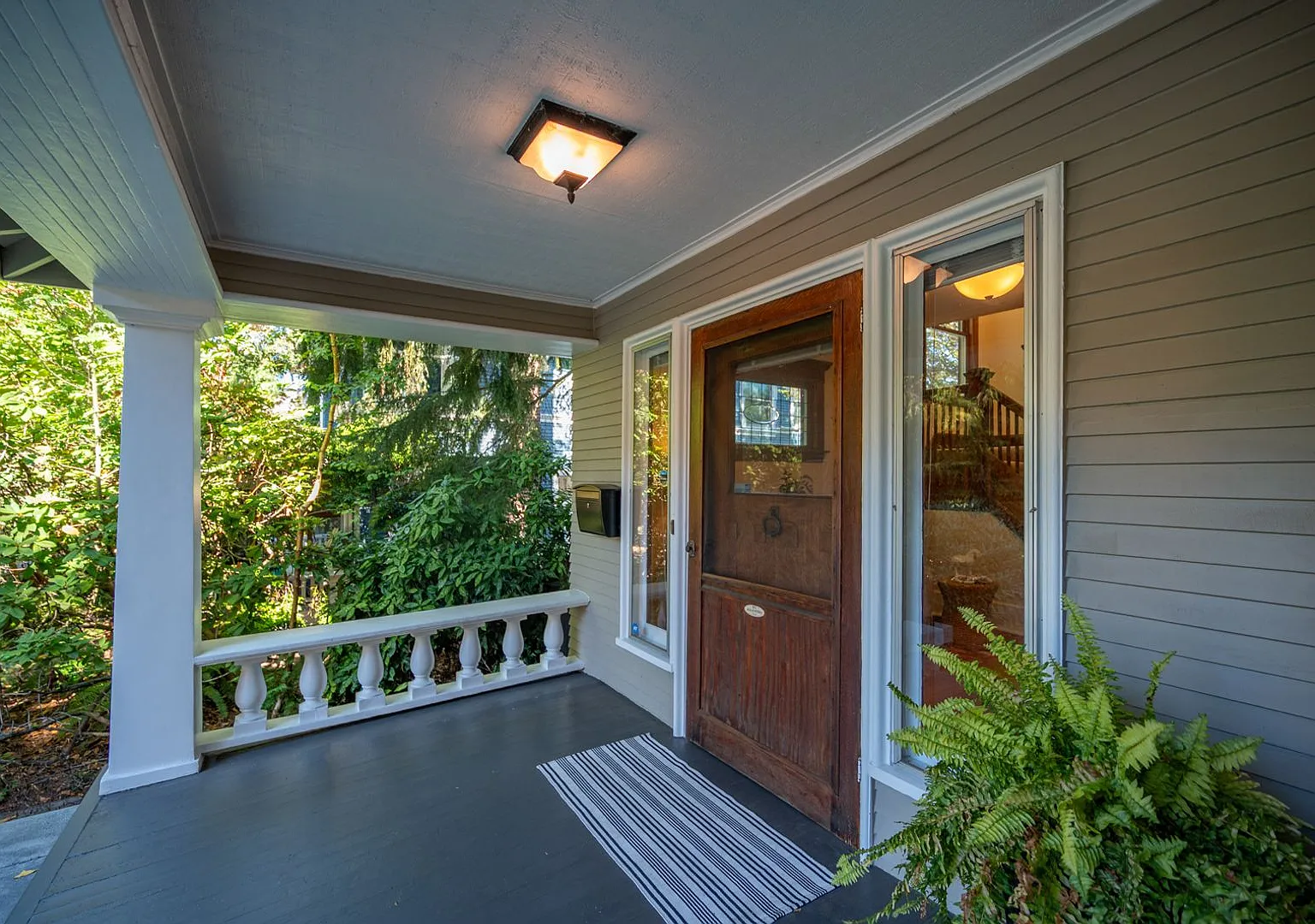 Traditional Four-Corner Craftsman Home on quiet Street in Capitol Hill — Photo 4