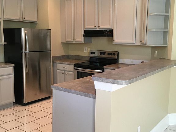 5th image of 1704 Silver St