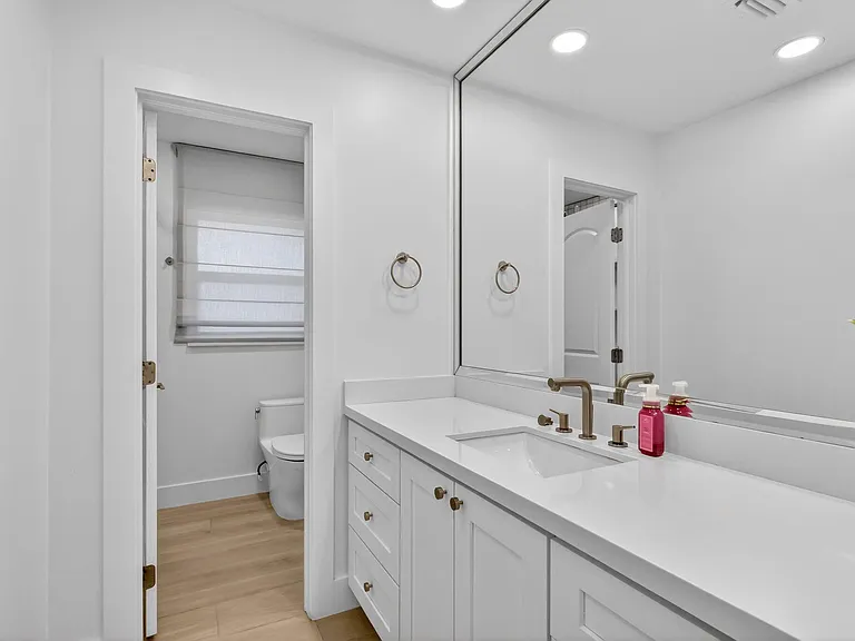 937 SW 34th Ct — Photo 26