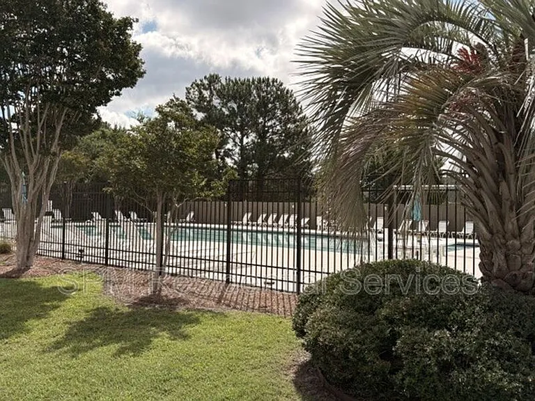 723 Sunseeker Dr — Photo 3