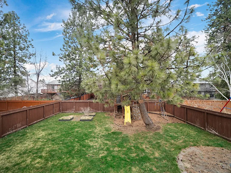 4511 E 15th Ave — Photo 55