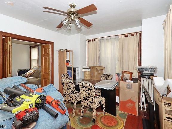 5th image of 115 Florence Ave