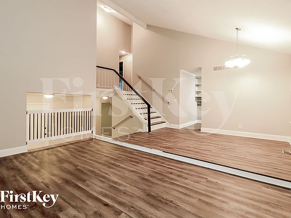 4th image of 2668 Royal Oak Ct