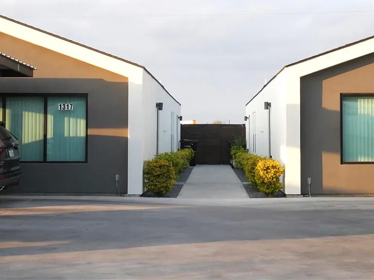 1317 E Iris Ave #1 — Photo 2