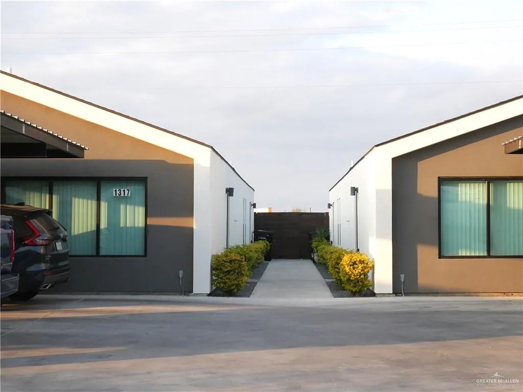 Building Photo - 1317 E Iris Ave #1